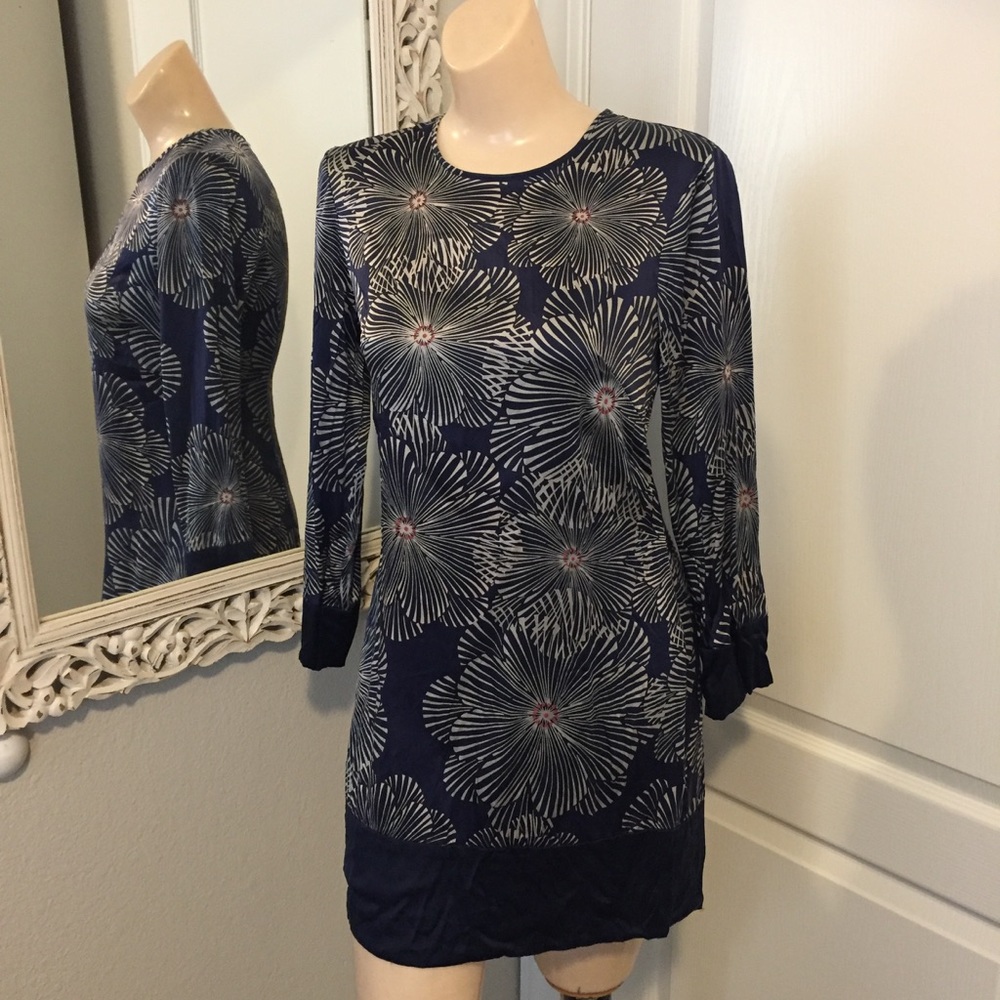 BEBE Silk Vintage Inspired Dress 😍💕